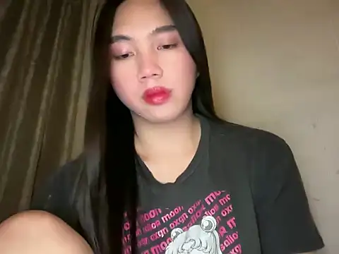 Snapshot of kat_mire chatting on July 9, 2026, 5:06 pm kat mire online show from July 9, 2026, 5:06 pm