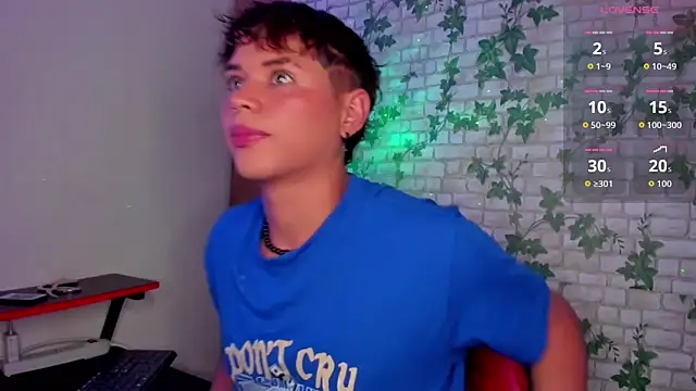 Snapshot of Jostin18 chatting on October 17, 2025, 12:30 pm Jostin18 online show from October 17, 2025, 12:30 pm