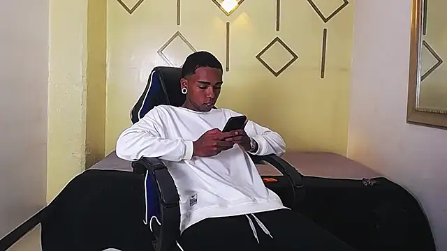 Snapshot of CollemanStone chatting on November 29, 2025, 4:48 am CollemanStone online show from November 29, 2025, 4:48 am