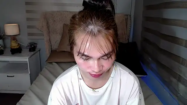 Snapshot of lovelychanel69xx chatting on October 30, 2025, 10:43 pm lovelychanel69xx online show from October 30, 2025, 10:43 pm