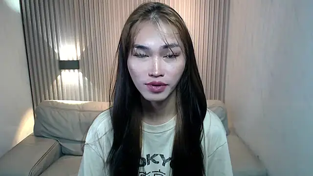 Snapshot of lovelychanel69xx chatting on November 5, 2025, 10:43 pm lovelychanel69xx online show from November 5, 2025, 10:43 pm