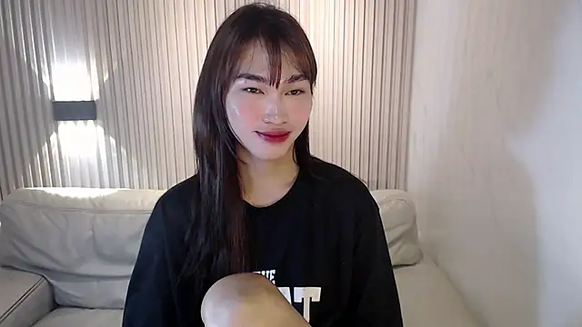 Snapshot of lovelychanel69xx chatting on December 18, 2025, 1:22 am lovelychanel69xx online show from December 18, 2025, 1:22 am