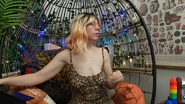 bendingofwillow online show from November 17, 2025, 10:15 pm