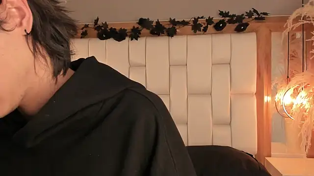 Daphne And Roger online show from January 16, 2026, 10:41 am