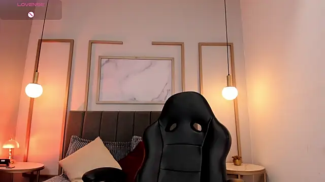 ivy collins  online show from February 8, 2026, 8:56 pm