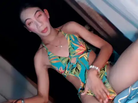 xyourdreamtrans online show from October 8, 2025, 5:05 am