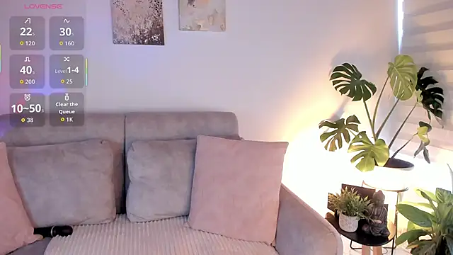 Estrer collins online show from April 6, 2026, 8:21 pm