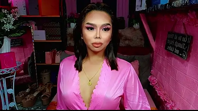 MoniqueCeleste online show from November 22, 2025, 4:28 pm