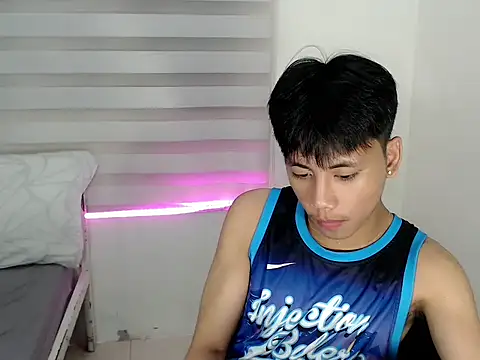 Snapshot of ynotyu chatting on October 4, 2025, 3:32 pm ynotyu online show from October 4, 2025, 3:32 pm