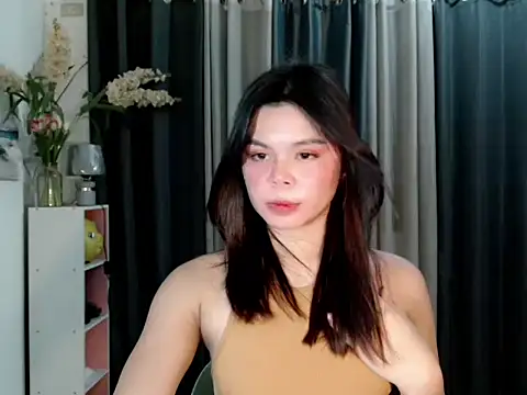 asiansmilexx online show from November 26, 2025, 3:02 pm