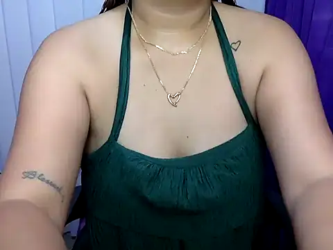 Snapshot of yummy_mia chatting on May 8, 2026, 2:11 pm yummy mia online show from May 8, 2026, 2:11 pm