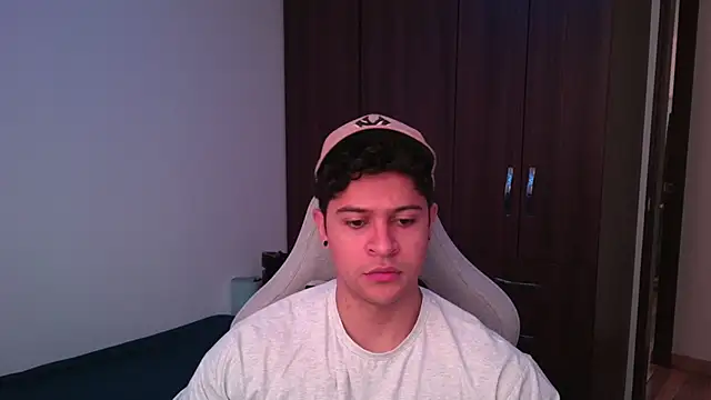 domsantiago  online show from October 11, 2025, 6:06 pm