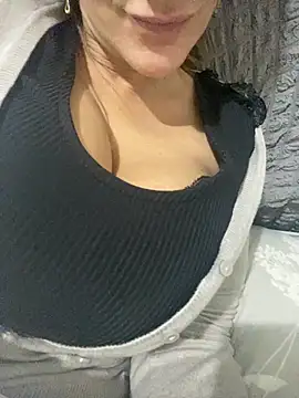 Snapshot of Veryvery30 chatting on November 21, 2025, 3:33 pm Veryvery30 online show from November 21, 2025, 3:33 pm