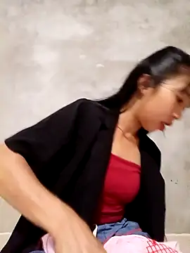 Snapshot of emaame68 chatting on October 23, 2025, 1:43 pm emaame68 online show from October 23, 2025, 1:43 pm