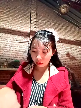 Snapshot of emaame68 chatting on November 18, 2025, 1:33 am emaame68 online show from November 18, 2025, 1:33 am