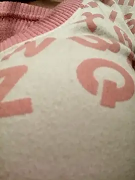 Snapshot of emaame68 chatting on December 15, 2025, 1:04 pm emaame68 online show from December 15, 2025, 1:04 pm