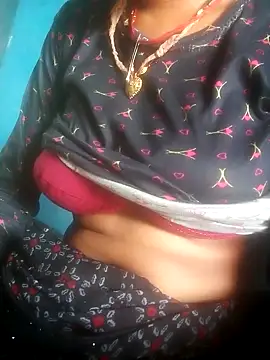 Snapshot of Hot_anjo chatting on October 2, 2025, 11:39 am Hot anjo online show from October 2, 2025, 11:39 am