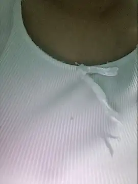 Shiny Babe online show from May 27, 2026, 9:56 pm