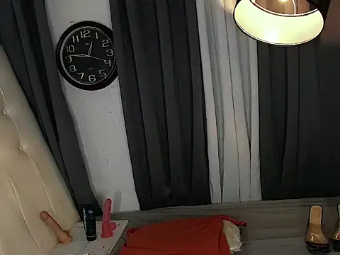 Foxxy Barbie online show from April 6, 2026, 5:52 am