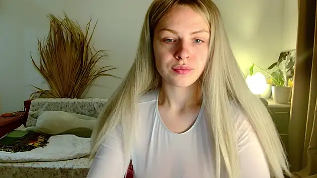 babylilly00 online show from November 18, 2025, 5:17 pm