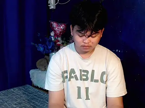 Reynelcock online show from October 26, 2025, 12:11 pm