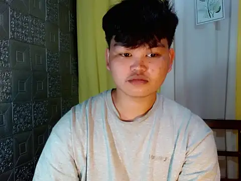 Reynelcock online show from December 2, 2025, 7:25 am