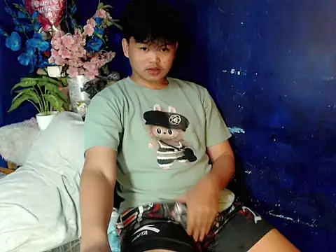 Snapshot of Reynelcock chatting on December 21, 2025, 4:47 pm Reynelcock online show from December 21, 2025, 4:47 pm