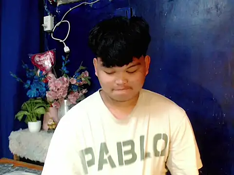 Snapshot of Reynelcock chatting on January 12, 2026, 4:23 pm Reynelcock online show from January 12, 2026, 4:23 pm