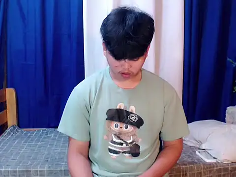 Snapshot of Reynelcock chatting on February 5, 2026, 6:12 pm Reynelcock online show from February 5, 2026, 6:12 pm