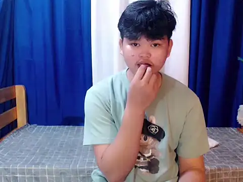 Snapshot of Reynelcock chatting on February 8, 2026, 5:05 pm Reynelcock online show from February 8, 2026, 5:05 pm