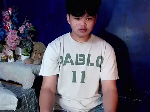 Snapshot of Reynelcock chatting on February 10, 2026, 5:39 pm Reynelcock online show from February 10, 2026, 5:39 pm