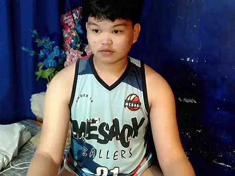 Snapshot of Reynelcock chatting on February 22, 2026, 5:00 pm Reynelcock online show from February 22, 2026, 5:00 pm