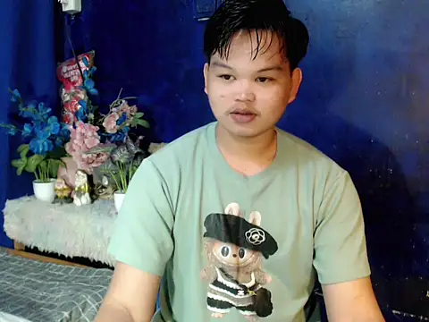 Snapshot of Reynelcock chatting on February 24, 2026, 4:27 pm Reynelcock online show from February 24, 2026, 4:27 pm