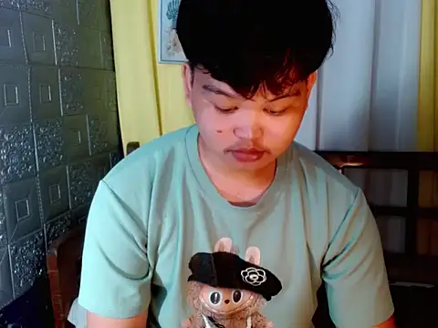 Snapshot of Reynelcock chatting on February 25, 2026, 7:40 am Reynelcock online show from February 25, 2026, 7:40 am