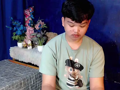 Snapshot of Reynelcock chatting on February 26, 2026, 5:01 pm Reynelcock online show from February 26, 2026, 5:01 pm