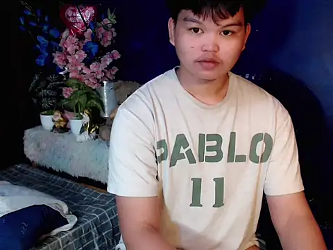 Reynelcock online show from March 13, 2026, 3:24 am