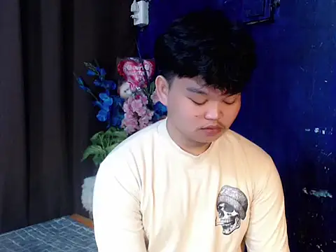 Reynelcock online show from March 29, 2026, 6:08 pm