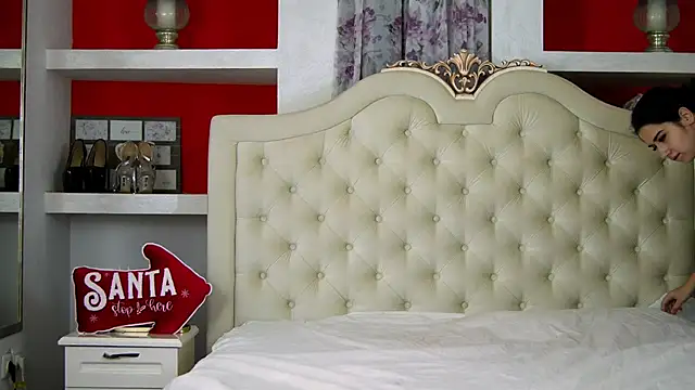 SarraRay online show from November 21, 2025, 6:06 pm