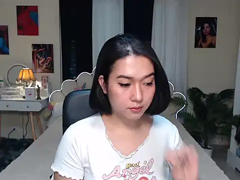 KateMadness online show from April 16, 2026, 5:52 am