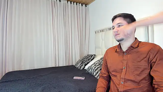 Snapshot of CameronyMartinn chatting on July 16, 2026, 1:44 am CameronyMartinn online show from July 16, 2026, 1:44 am