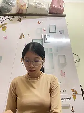 meomeo2k6 online show from November 12, 2025, 7:20 am