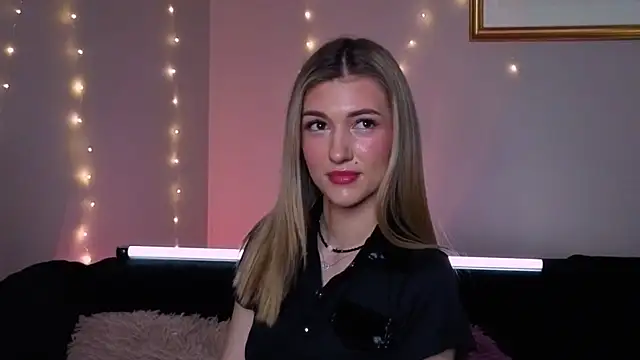 Snapshot of BeatrixGummer chatting on November 27, 2025, 8:22 pm BeatrixGummer online show from November 27, 2025, 8:22 pm