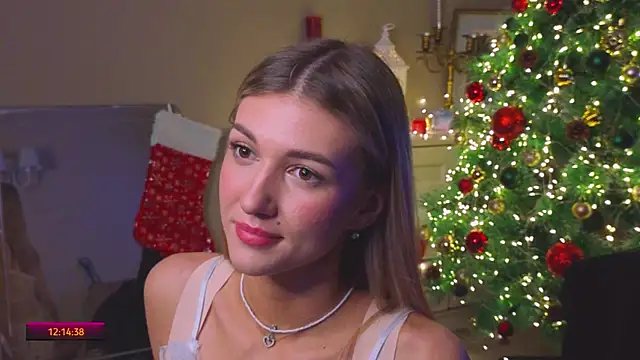 Snapshot of BeatrixGummer chatting on December 15, 2025, 8:18 am BeatrixGummer online show from December 15, 2025, 8:18 am