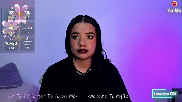 Snapshot of Shophie_thoopson chatting on December 14, 2025, 12:32 pm Shophie thoopson online show from December 14, 2025, 12:32 pm