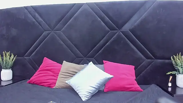 Dantzel  online show from March 17, 2026, 7:17 pm