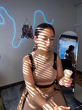 Snapshot of Alaska_euphoria chatting on November 26, 2025, 8:43 pm Alaska euphoria online show from November 26, 2025, 8:43 pm