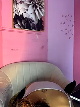 Snapshot of Alaska_euphoria chatting on December 5, 2025, 6:37 pm Alaska euphoria online show from December 5, 2025, 6:37 pm