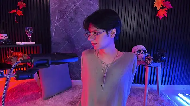 luixdust  online show from October 22, 2025, 4:02 am