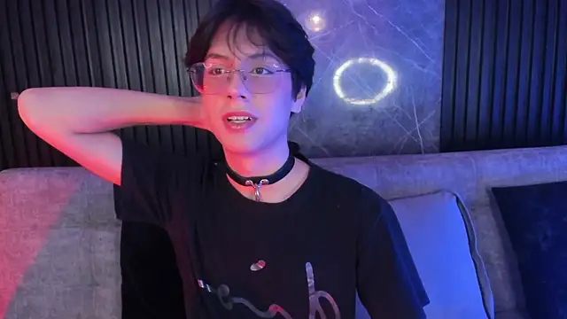 luixdust  online show from October 29, 2025, 5:31 am