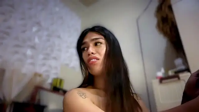 hollywoodxtrans online show from October 27, 2025, 6:17 am